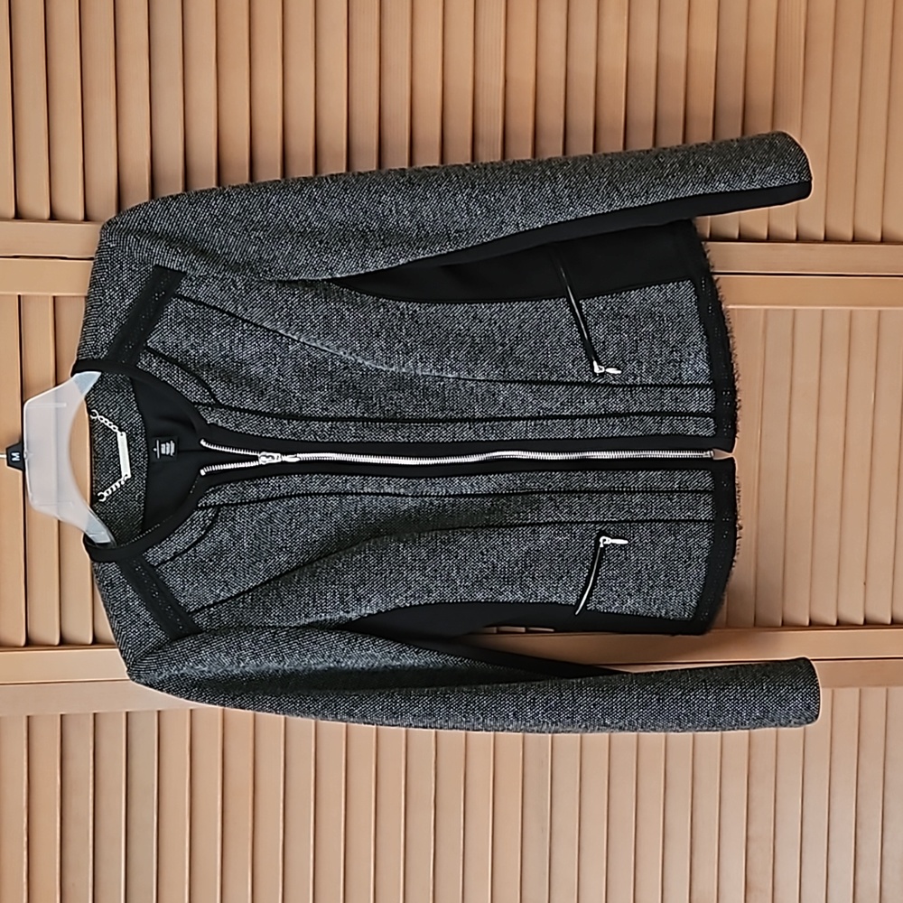 White House Black Market two-tone black fitted jacket with silver tone hardware.